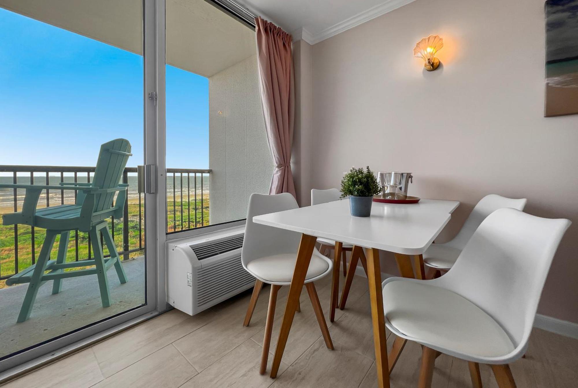 Islander East Condominiums 갤버스턴 객실 사진